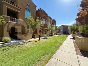 Building Photo - 240 W Juniper Ave