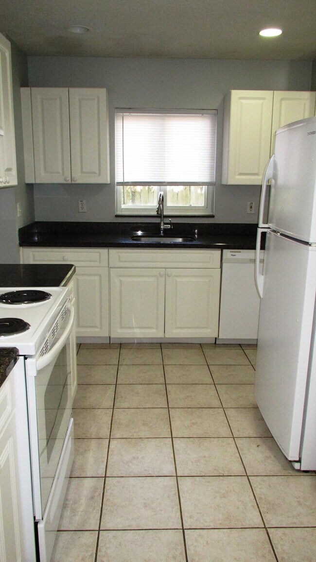 Foto del edificio - 13791 Yarmouth Dr