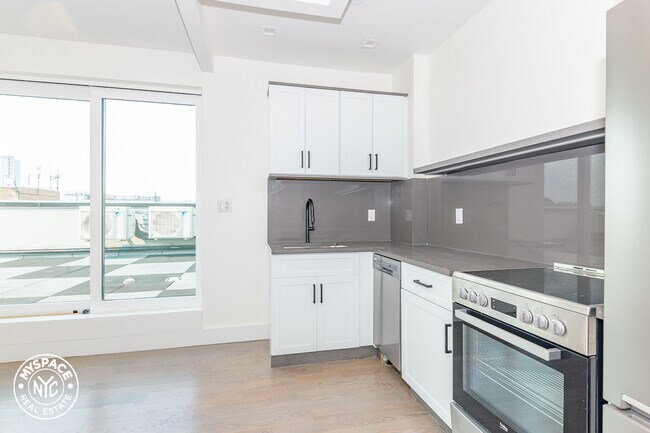 Foto del edificio - 2911 Albemarle Rd