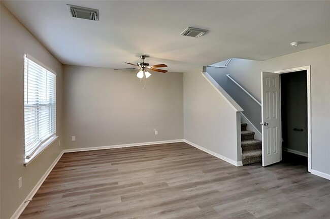 Building Photo - 7419 River Pines Dr