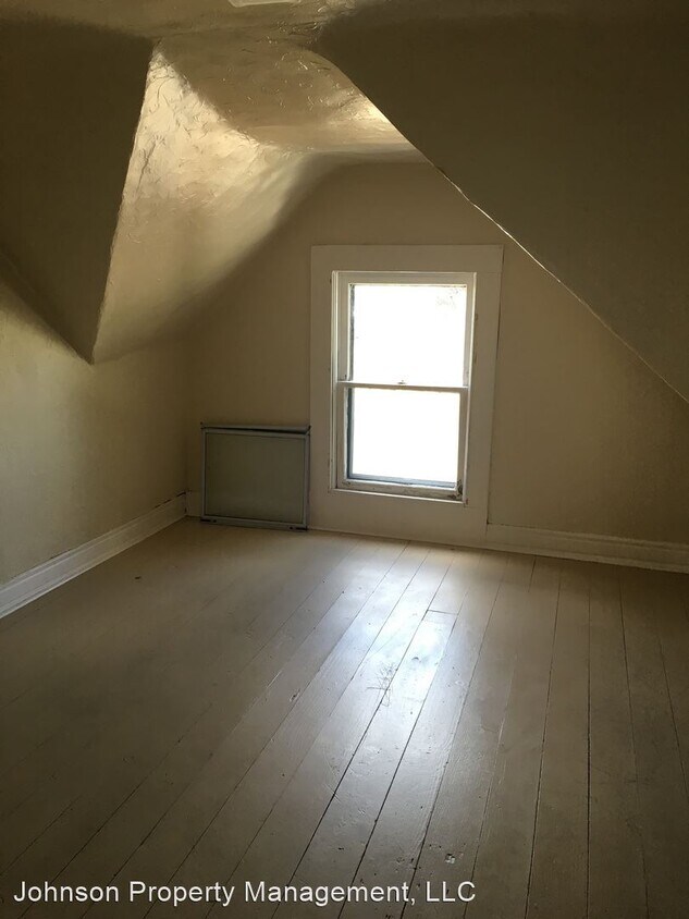 Building Photo - 3 br, 2 bath House - 302 E. Ermina Ave