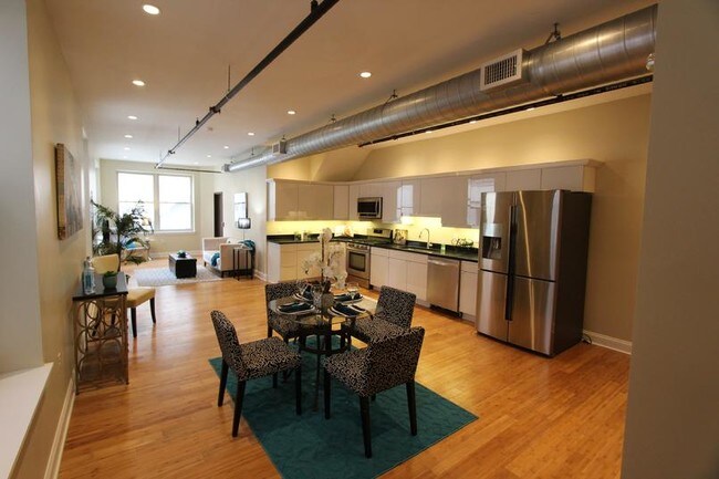 Building Photo - 709 Penn Ave