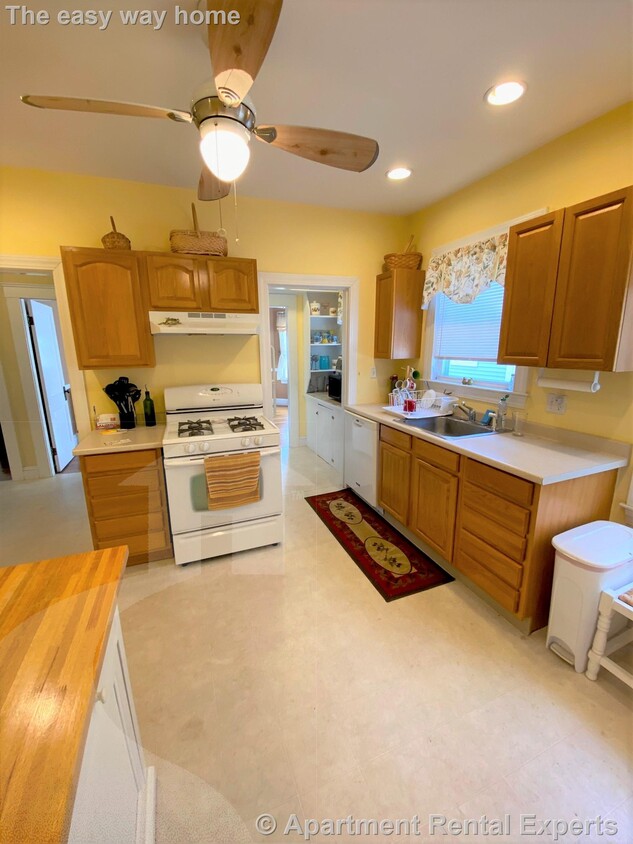 Primary Photo - Super Nice 2 Bedroom Apartment in Medford ...