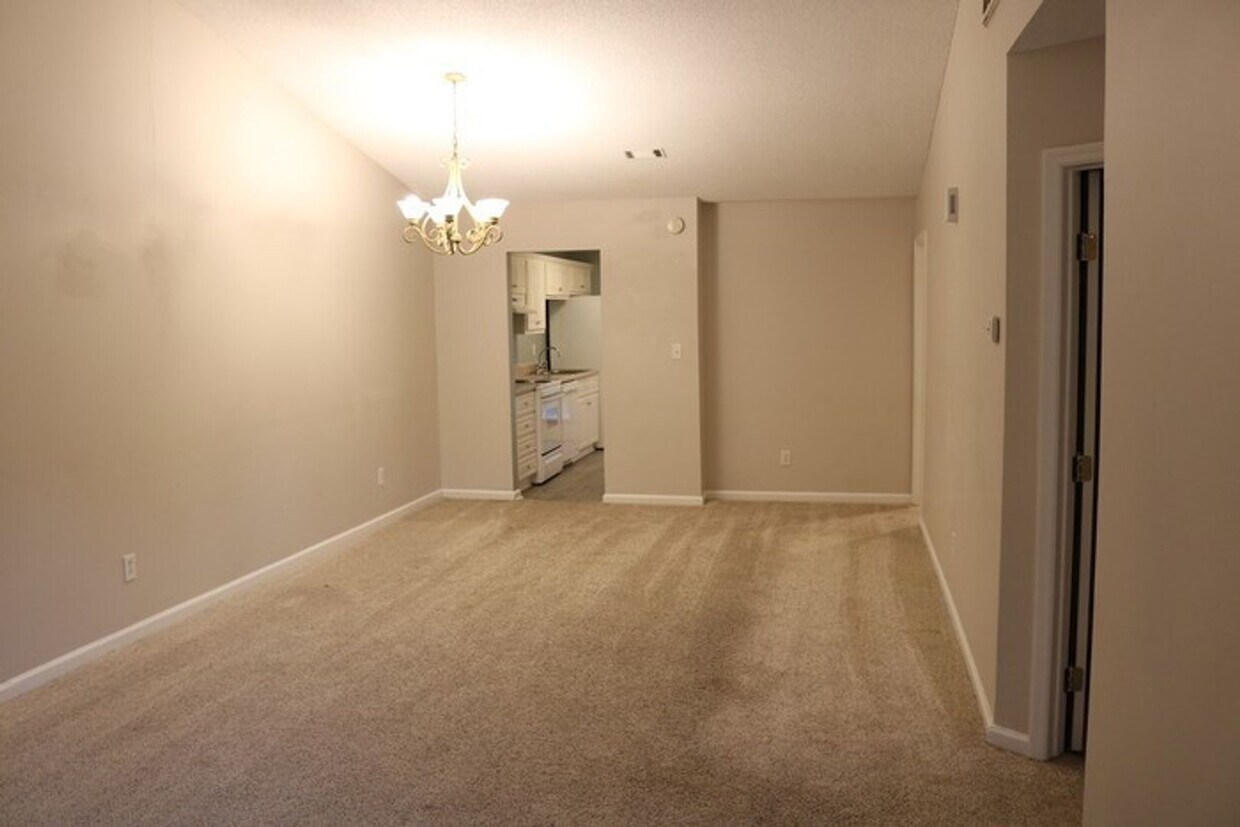 Primary Photo - Town House For Rent in Augusta!