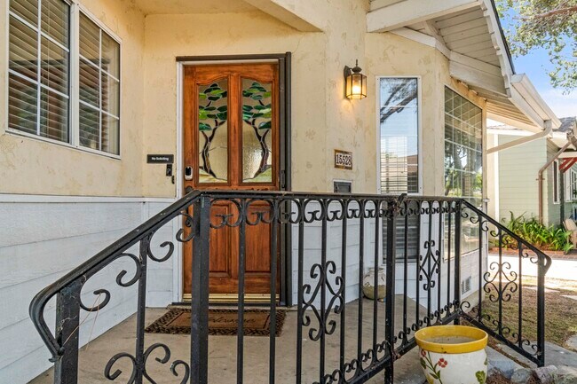 Foto del edificio - 15528 Cordary Ave