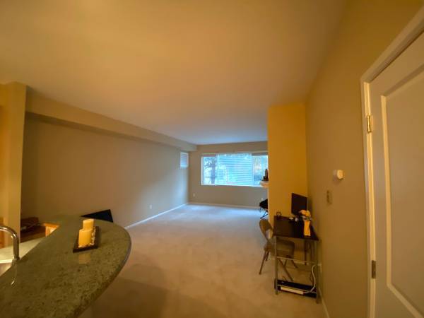 Sala de estar - 503 225th Ln NE