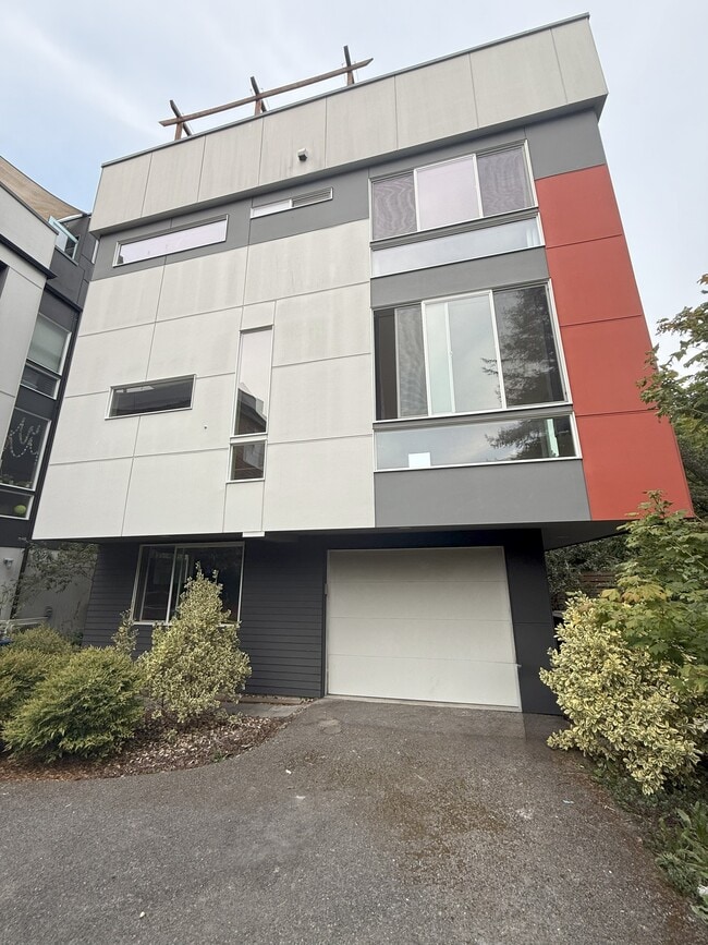 Exterior - Garage - 5007 Renton Ave S