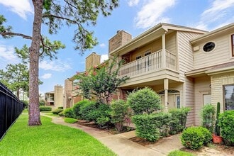 Building Photo - 800 Country Pl Dr