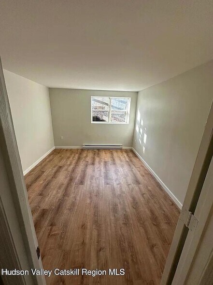 Foto del edificio - 143 Vedder Rd