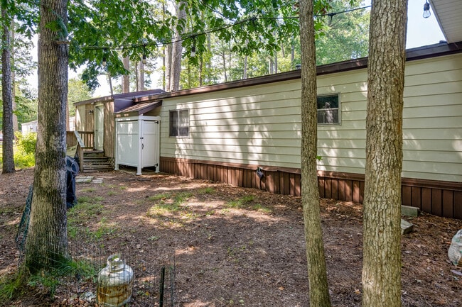 Building Photo - 34490 Virginia Dr