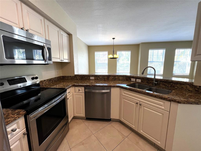 Foto del edificio - 6464 W Sample Rd