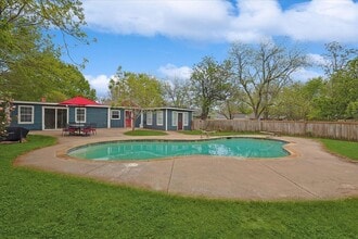 Building Photo - 406 Bellevue Dr