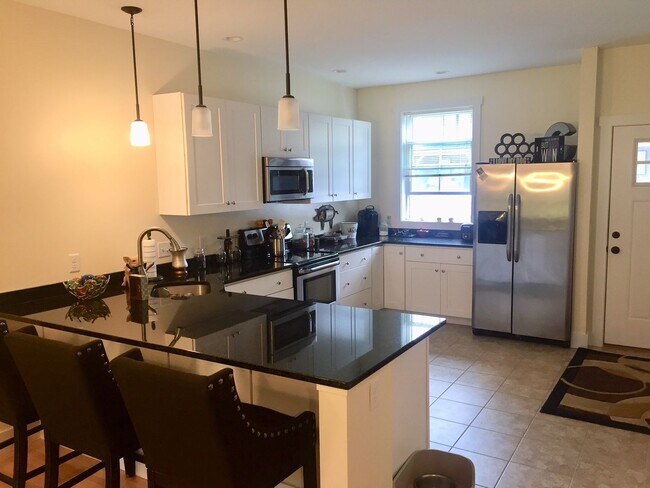 Foto del edificio - 111 Grey Rock Rd