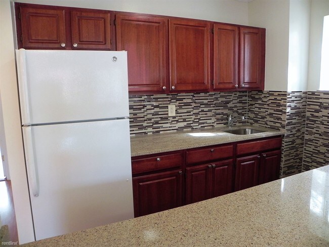 Foto del edificio - 463 Central Ave