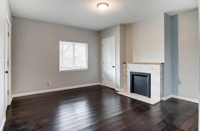 Living room - 220 E Tompkins St