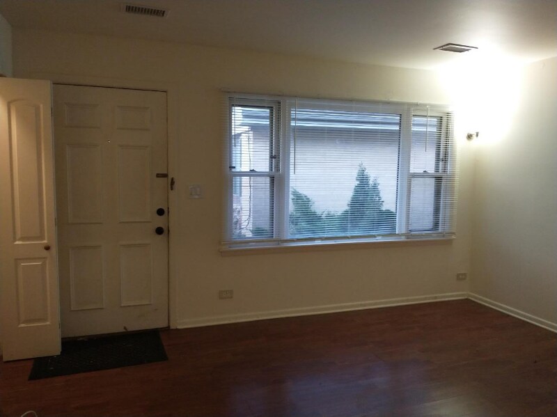 Primary Photo - 215 N Grace Ave