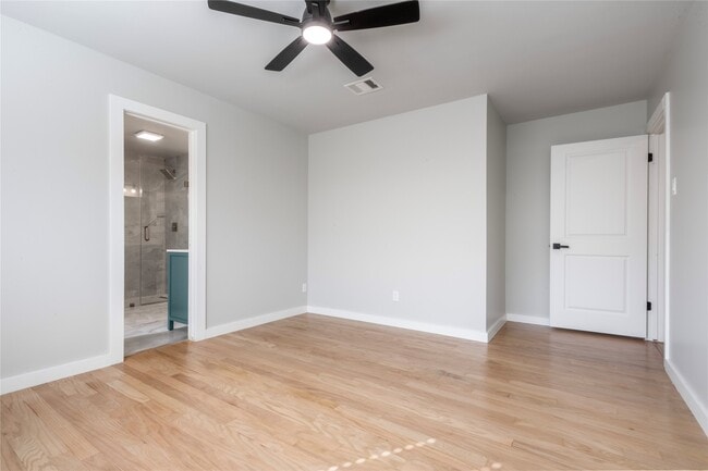 Building Photo - 9730 Wickenburg Dr