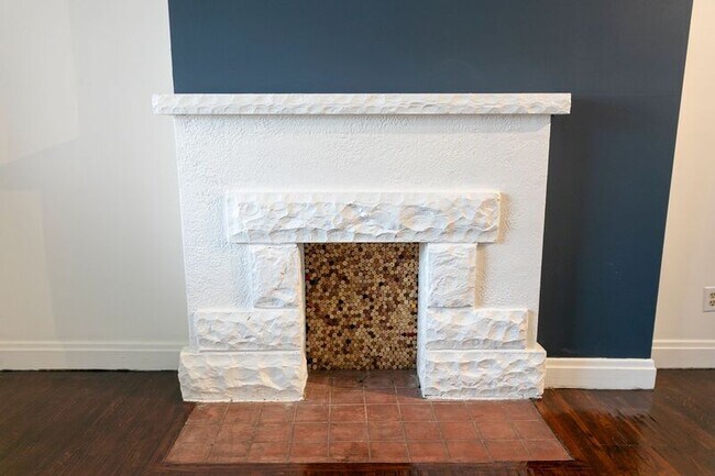 Foto del edificio - 285-287 E Whittier St