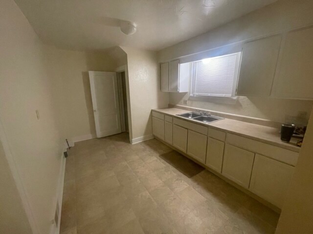Building Photo - 624 Fernwood Dr