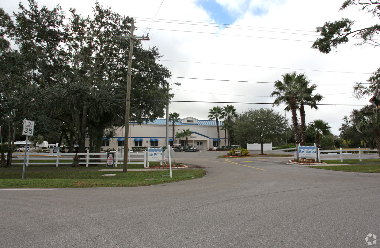 Foto del edificio - Bay Harbor Estates