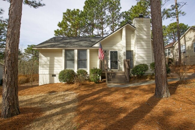 Building Photo - Charming 3 Bedroom Home in Pinehurst with 2 Full Bathrooms and 1120 Sq Ft!