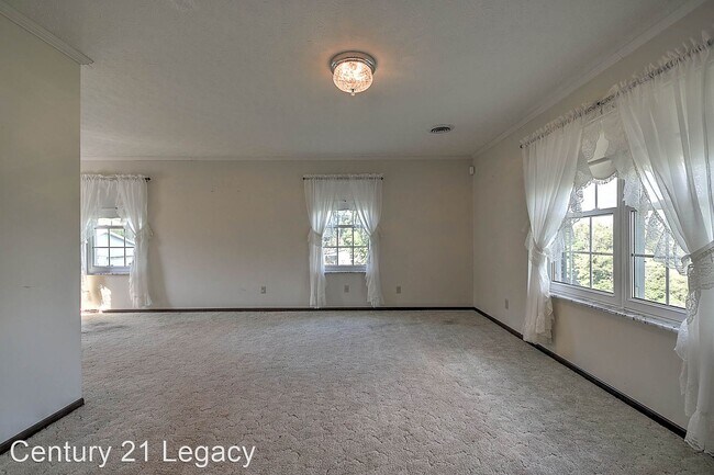 Building Photo - 3 br, 2 bath House - 1530 Iron Bridge Rd