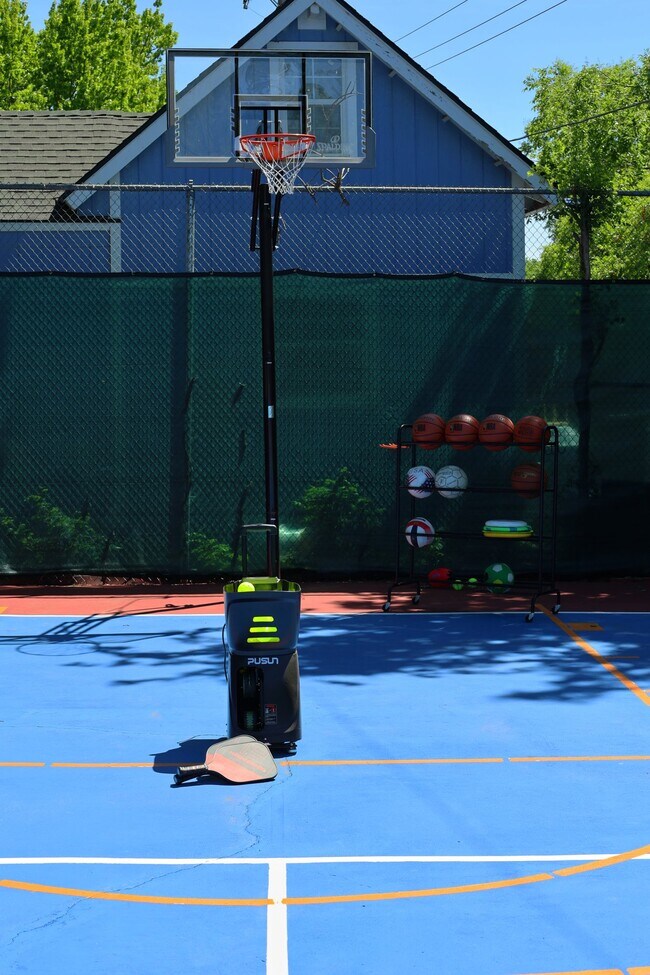 Foto del edificio - 8413 Tiffany Dr