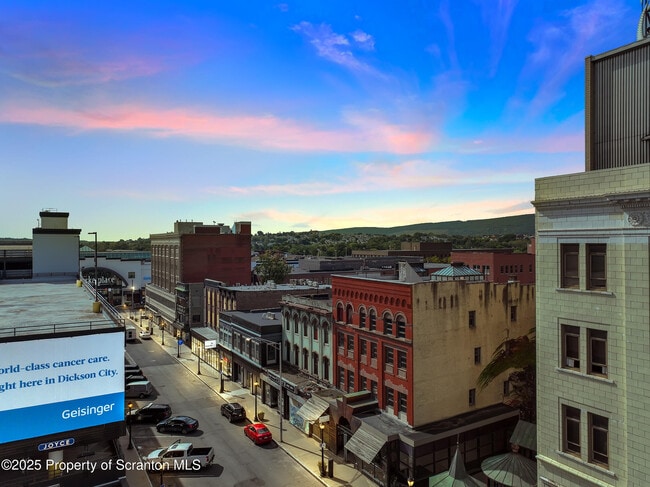 Foto del edificio - 115 Penn Ave