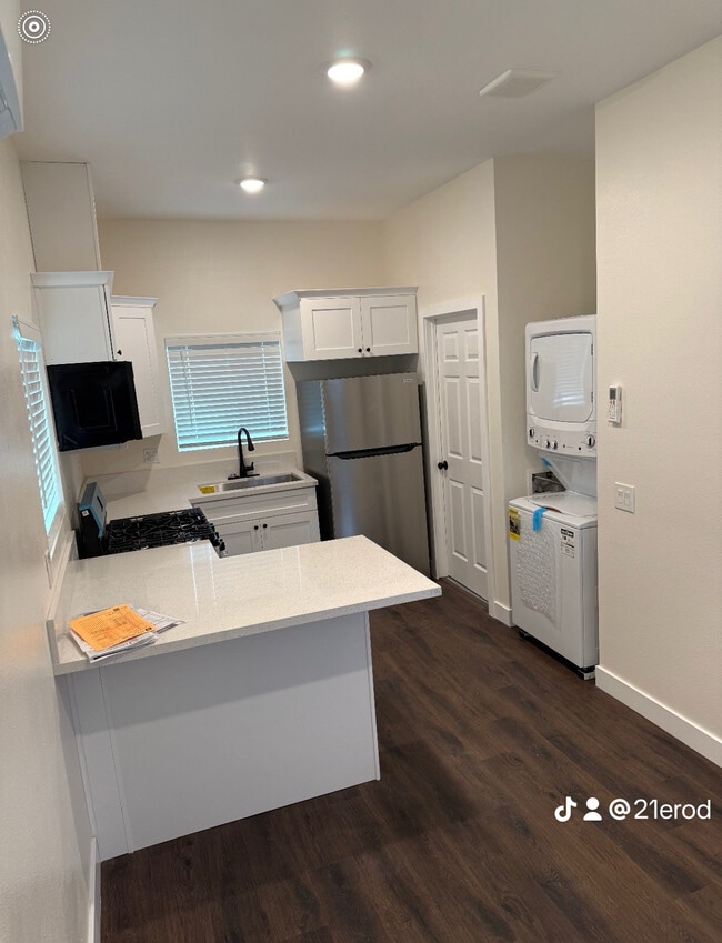 Building Photo - 10279 Priscilla St