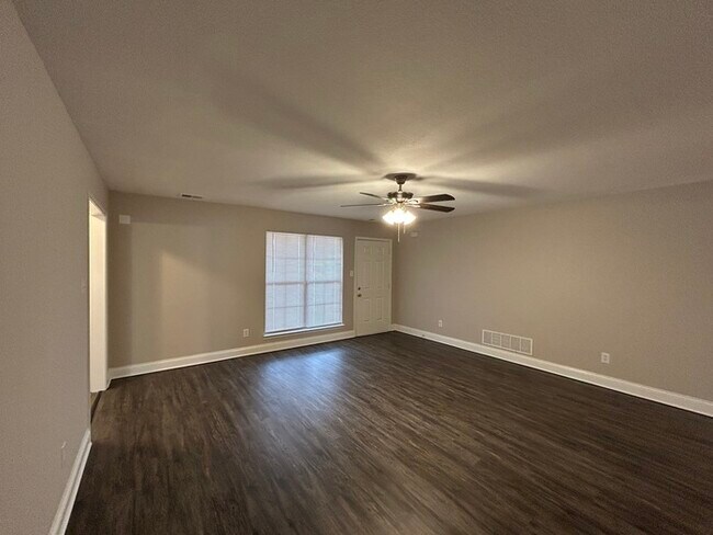 Foto del edificio - 3253 Earlcastle Dr