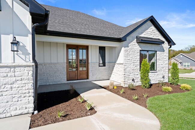 Foto del edificio - 5201 Buttercup Dr