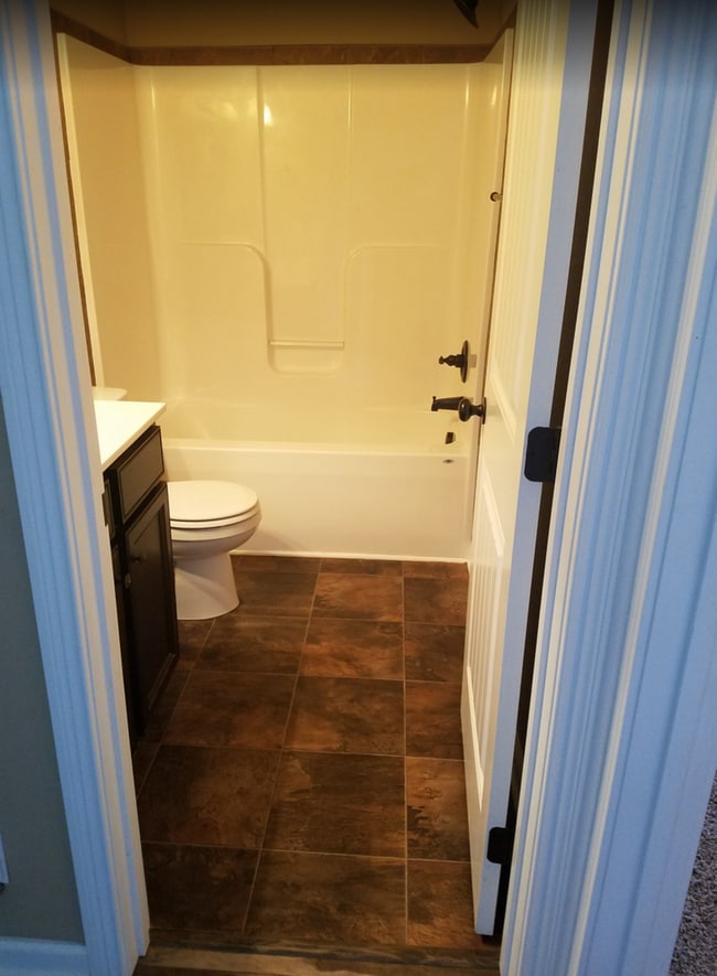 Building Photo - 501 Falkland Cir