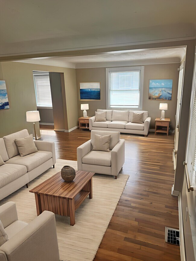 Foto del edificio - 1525 Wyandotte Ave