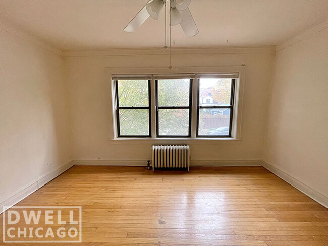 Foto del edificio - 2950 N Seeley Ave