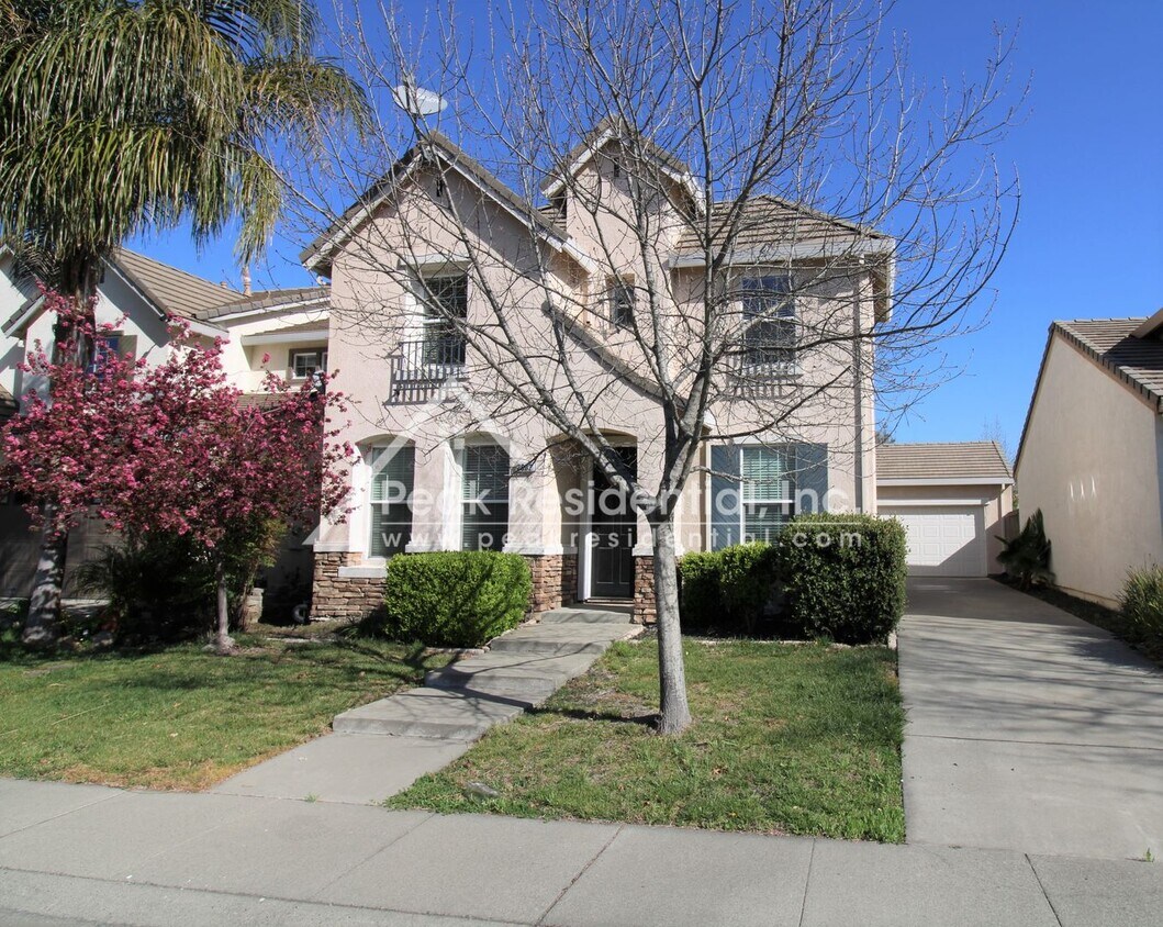 Primary Photo - Spacious North Natomas 3bd/2.5ba Home with...