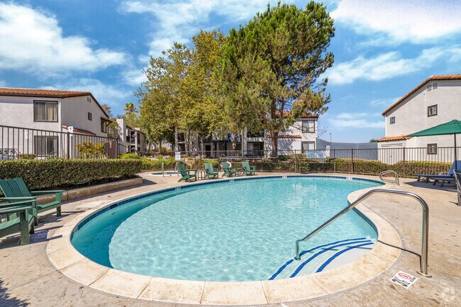 Piscina - Tierra at Creekside