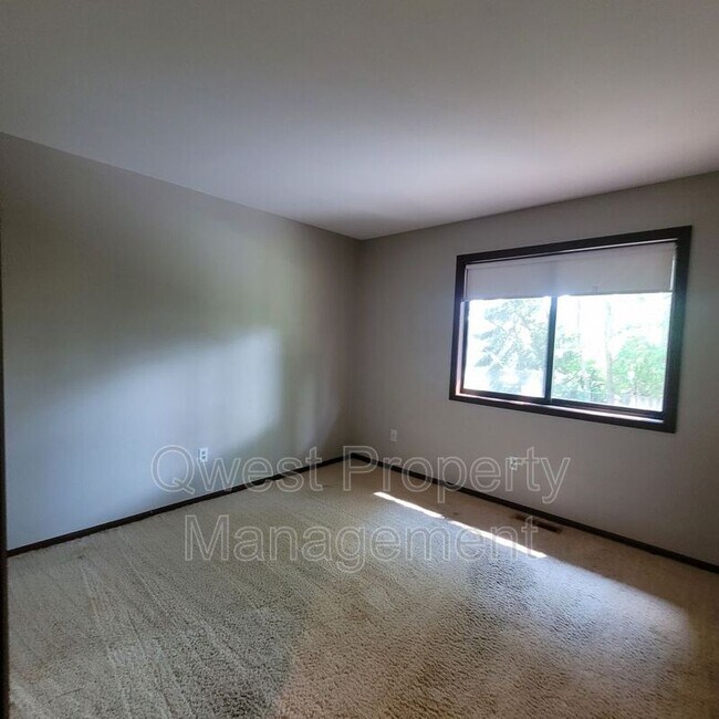 Foto del edificio - 5898 Madison Ave SE