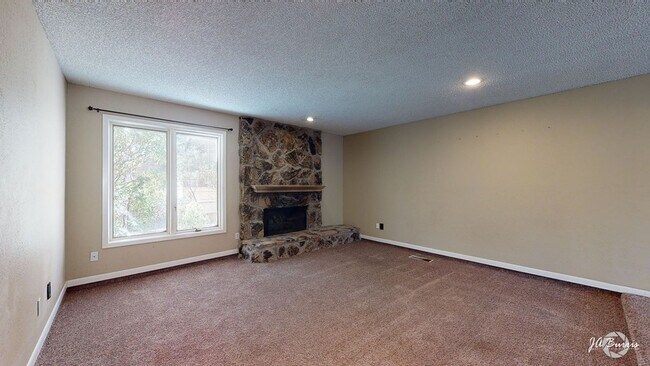 Building Photo - 4805 Spring Meadow Ln