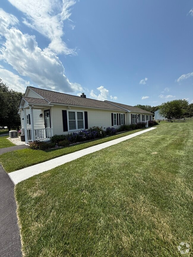 Building Photo - 6730 Woodbine Rd