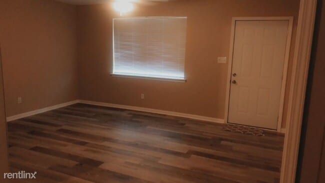 Building Photo - 3 br, 1.5 bath House - 1709 Brown Rd