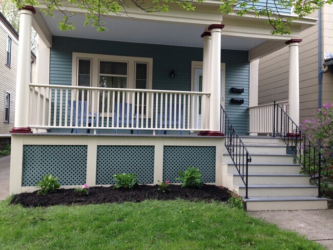 Building Photo - 438 W Delavan Ave