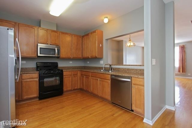 Building Photo - 2 br, 2.5 bath Townhome - 1030 N Claremont Dr