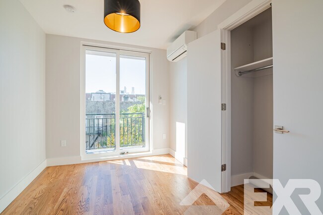 Foto del edificio - 680 E 21st St