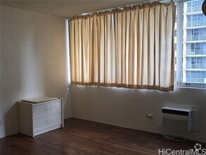 Building Photo - 1560 Kanunu St
