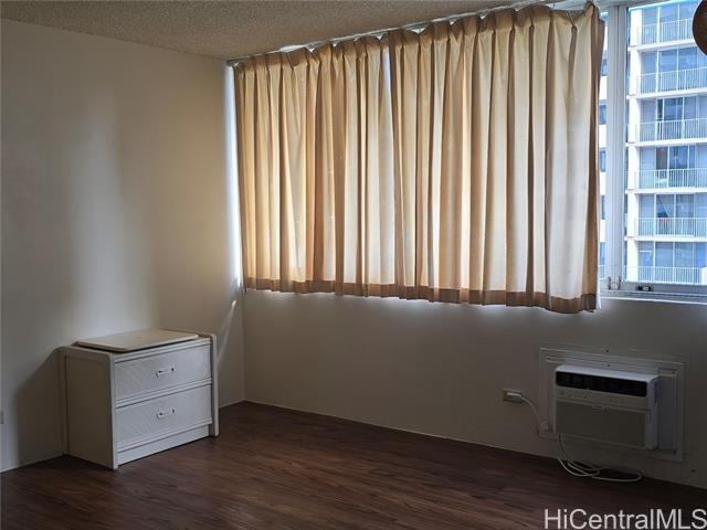 Primary Photo - 1560 Kanunu St