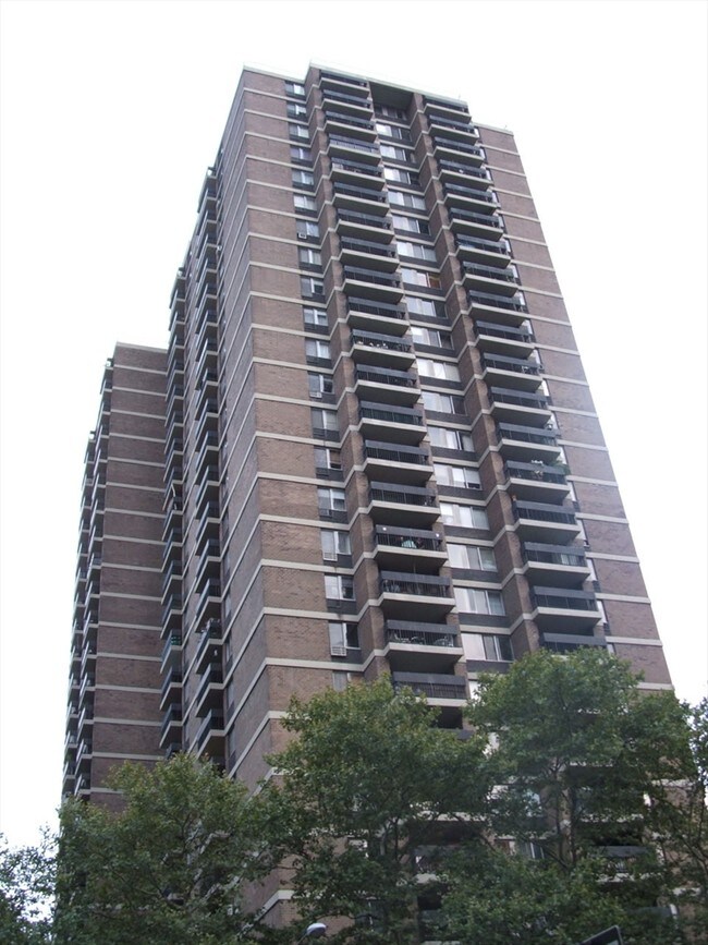 Southbridge Towers Apartment for Rent in New York, NY