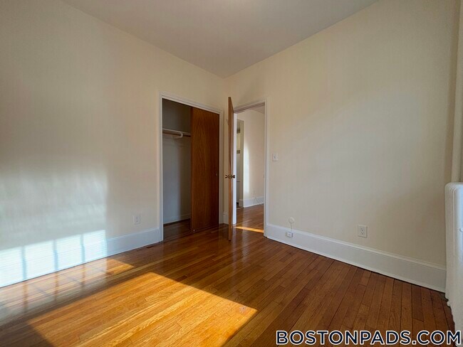 Foto del edificio - 64 Brighton Ave