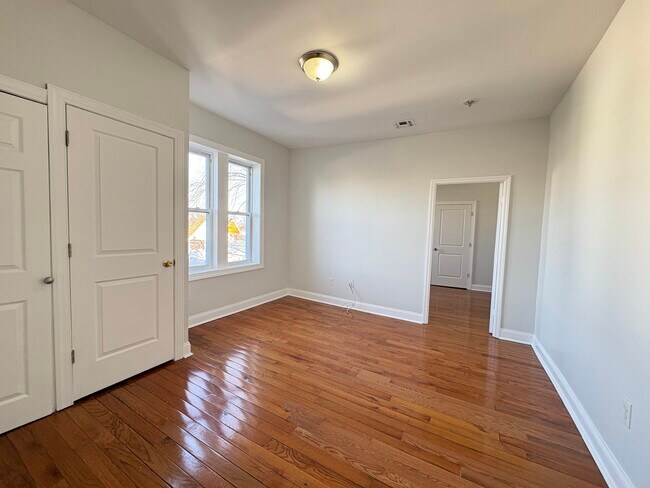 162 Bergen Ave 4B - 161 Bergen Ave