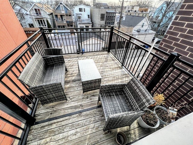 Building Photo - 1343 W Belmont Ave