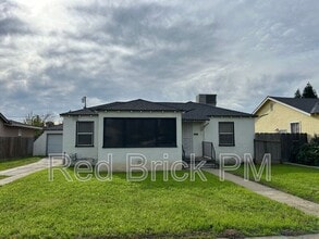 Building Photo - 606 E 22nd St